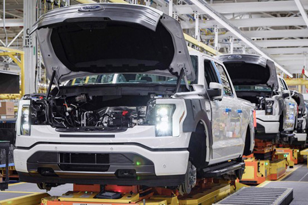 Ford tạm dừng sản xuất mẫu xe điện bán chạy