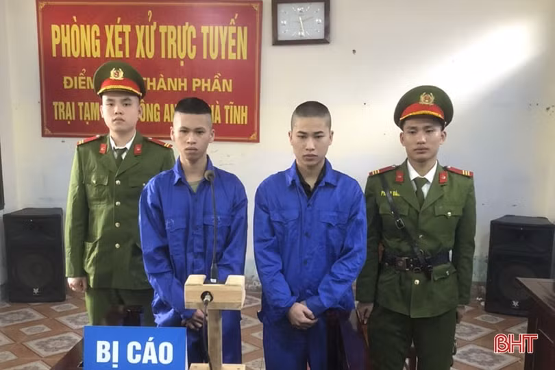 Hà Tĩnh: Tổ chức sử dụng ma túy đá, 2 thanh niên lĩnh án gần 15 năm tù