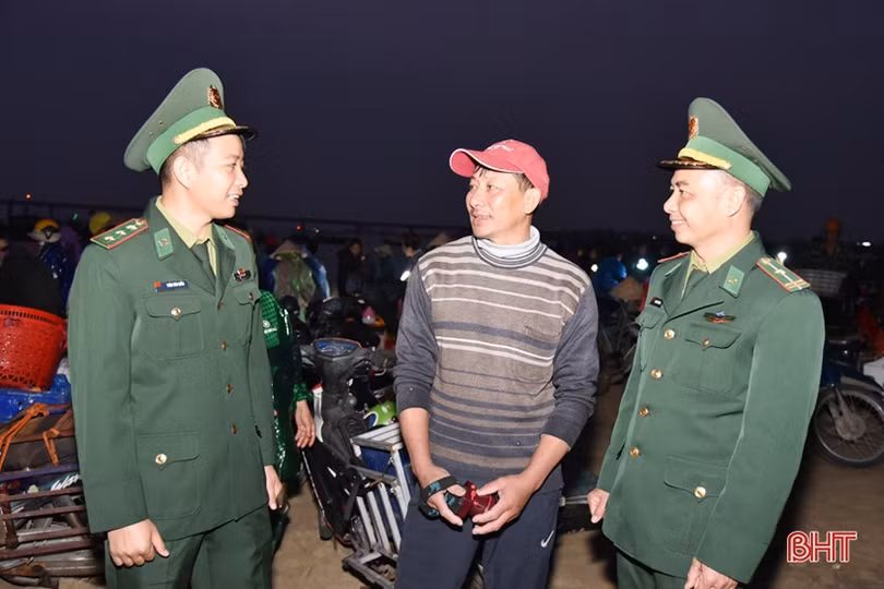 Bộ đội Biên phòng Hà Tĩnh - điểm tựa cho ngư dân bám biển vươn khơi