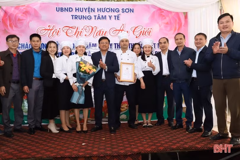 Sôi nổi hội thi nấu ăn của Trung tâm Y tế huyện Hương Sơn