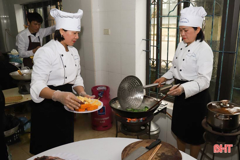 Sôi nổi hội thi nấu ăn của Trung tâm Y tế huyện Hương Sơn