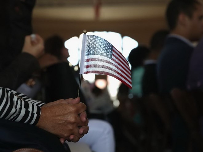 chinh phu my cap quoc tich nham cho hang tram nguoi di cu