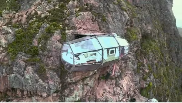 8 kien truc ben vach da khien ban ngo ngang