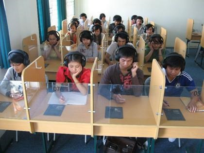 tu 2017 trien khai day hoc bang ngoai ngu mot so mon o dai hoc