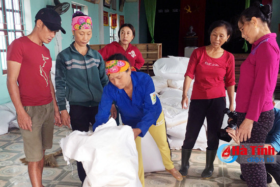 ky anh cap phat hon 329 tan gao cho nguoi dan 4 xa