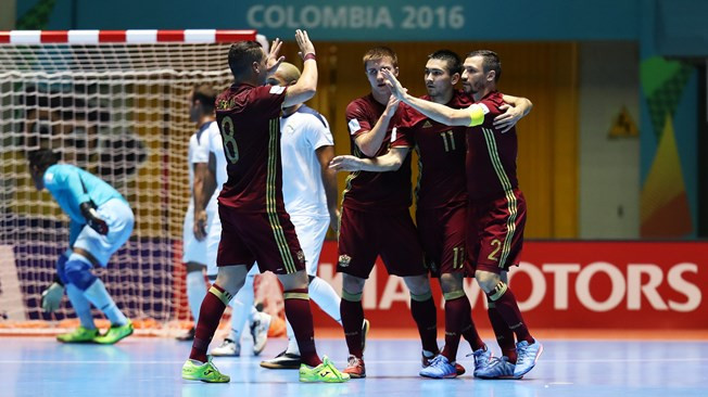 dt futsal viet nam se gap nga hay bo dao nha o vong 1 8