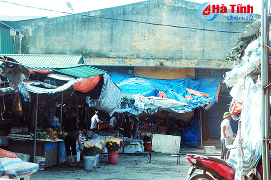 ba hoa dang rinh rap cho hong linh