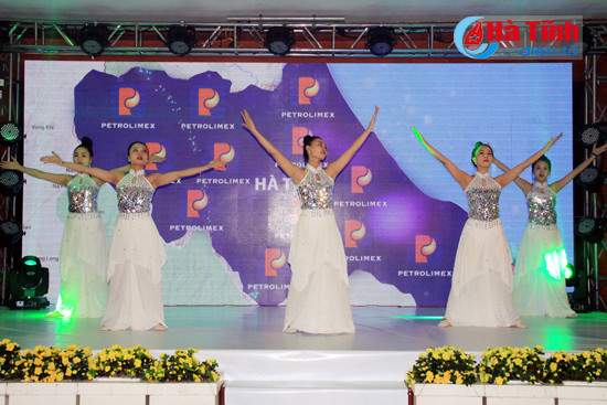 cong ty xang dau ha tinh tri an khach hang