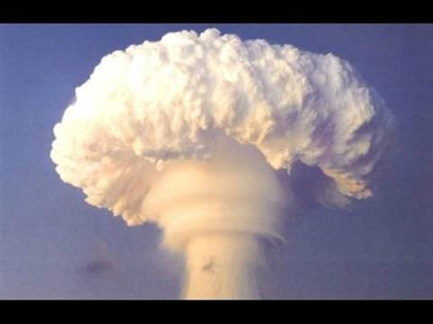 bom chan khong manh ngang hat nhan lam my khiep so