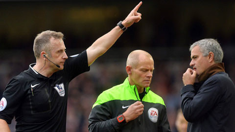 mourinho doi dien voi nguy co bi sa thai