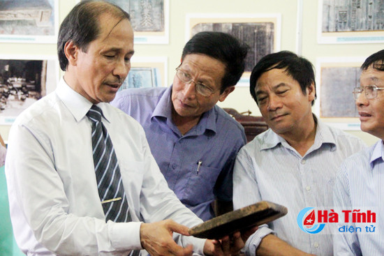 Hà Tĩnh đón bằng Di sản tư liệu "Mộc bản Trường học Phúc Giang" ảnh 11 ha tinh don bang di san tu lieu moc ban truong hoc phuc giang