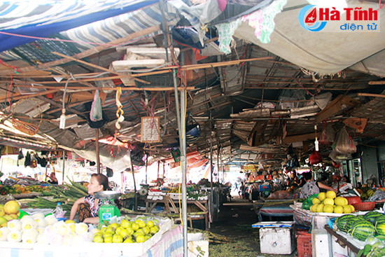 ba hoa dang rinh rap cho hong linh