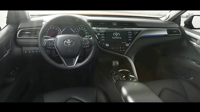 toyota camry 2018 trinh lang chua co gia ban