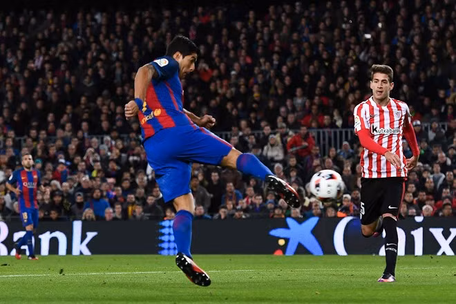 messi sut phat dang cap giup barca nguoc dong loai bilbao