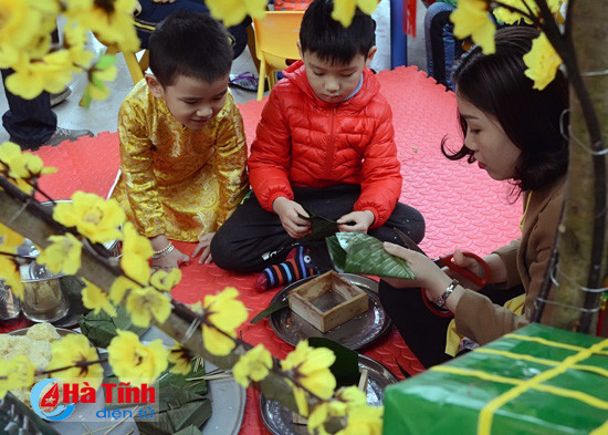 tuoi tre ha tinh trao gan 23 nghin suat qua tet cho nguoi ngheo