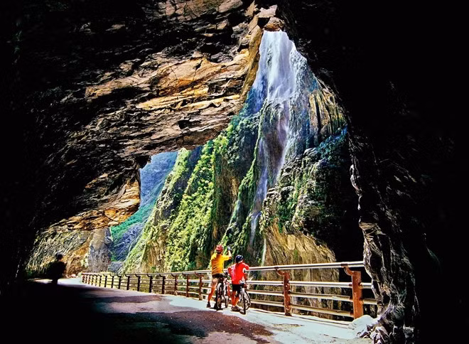 Đến Đài Loan ngoài thưởng thức những món ăn hấp dẫn, du khách có thể ghé thăm những địa danh nổi tiếng như làng cổ An Bình, vườn quốc gia A Lý Sơn, Cửu Phần... Ảnh: Taiwan. nhung diem du lich tuyet voi o chau a cho dip tet am lich