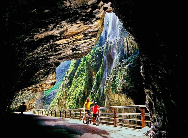 nhung diem du lich tuyet voi o chau a cho dip tet am lich