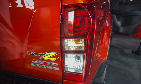 isuzu d max 2017 phien ban dac biet gia 840 trieu dong