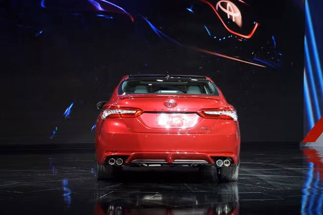 toyota camry 2018 trinh lang chua co gia ban