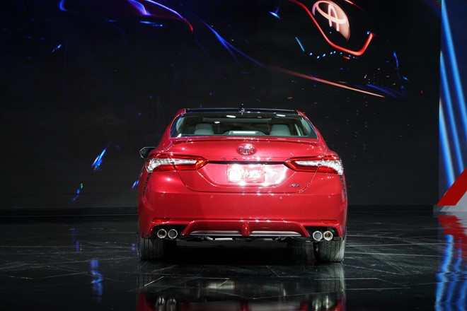 toyota camry 2018 trinh lang chua co gia ban