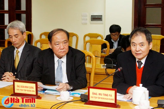 nguyen chu tich nuoc truong tan sang tham lam viec tai ha tinh