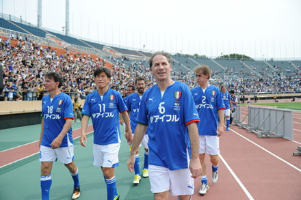 huyen thoai kazu miura chuyen ve tro he nuoc y va giac mo cua nguoi nhat