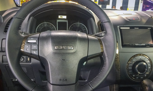 isuzu d max 2017 phien ban dac biet gia 840 trieu dong