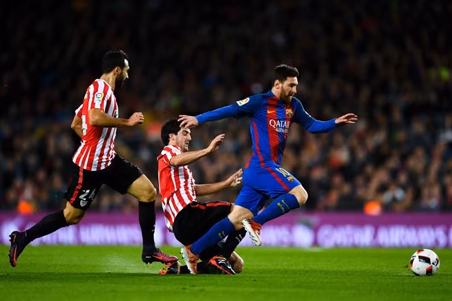 messi sut phat dang cap giup barca nguoc dong loai bilbao