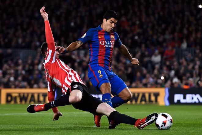 messi sut phat dang cap giup barca nguoc dong loai bilbao