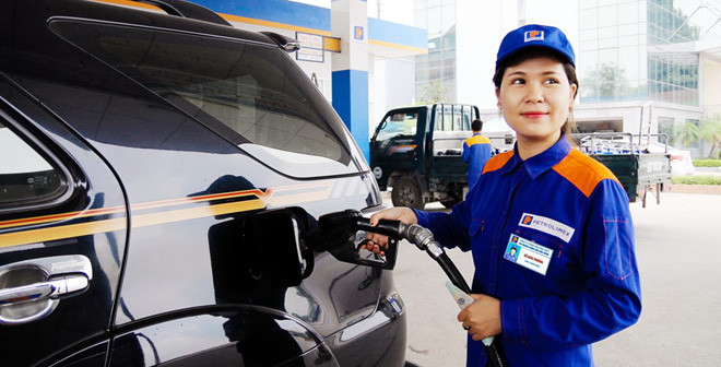 Ảnh minh họa gia xang co the chiu toi 8 000 dong thue moi truong