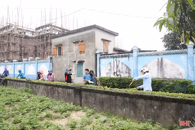 TX Kỳ Anh huy động hơn 500 người hỗ trợ 2 xã xây dựng nông thôn mới nâng cao