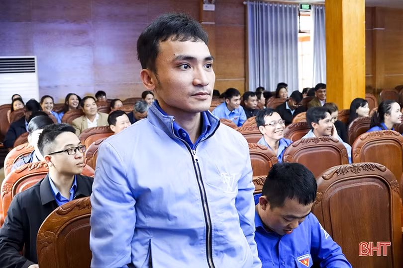 Lãnh đạo huyện Đức Thọ đối thoại với hơn 400 đoàn viên thanh niên 