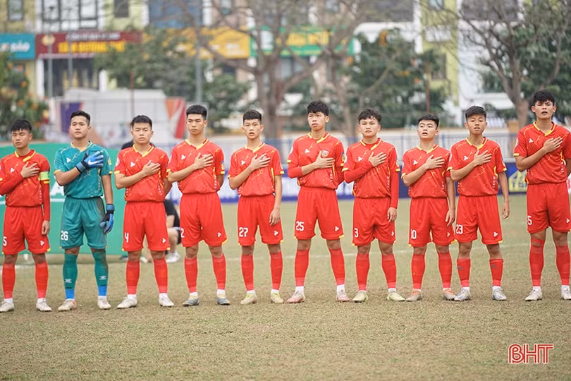 Thủ môn Hồng Lĩnh Hà Tĩnh: Hành trình từ “kép phụ” đến tấm vé lên tuyển U17 Việt Nam