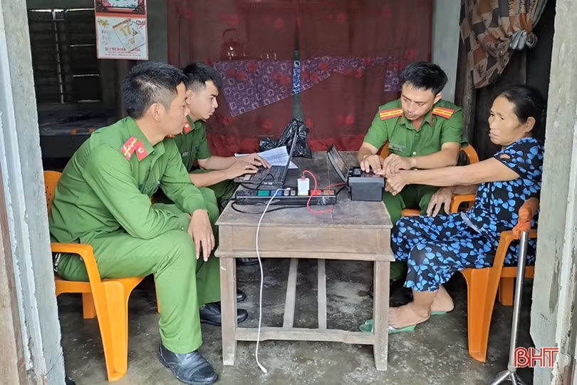 Cách làm hay giúp Công an xã Thạch Kênh “về đích” cấp CCCD gắn chip đầu tiên tại Hà Tĩnh