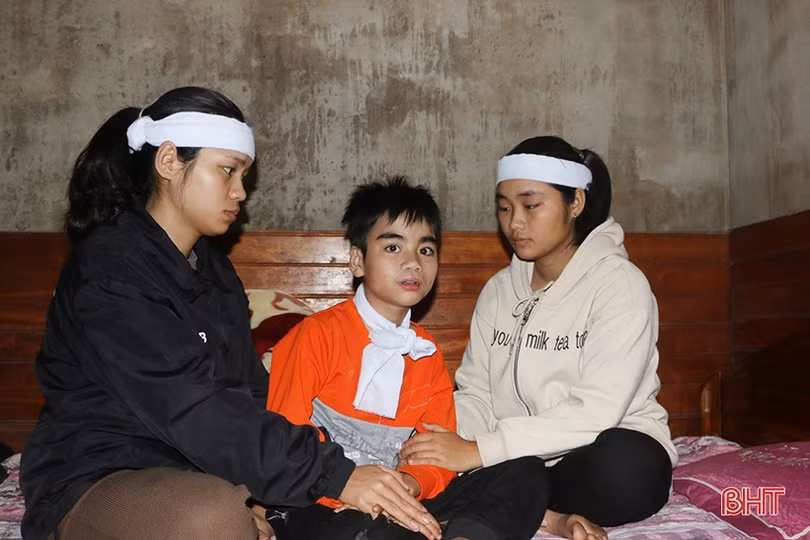 MS2308: Bố bị ung thư gan, mẹ đau yếu, 2 con đứng trước nguy cơ nghỉ học