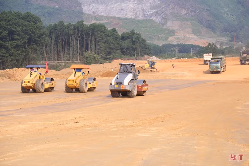 Bộ GTVT chỉ đạo đẩy nhanh tiến độ thi công cao tốc Bắc - Nam qua Hà Tĩnh