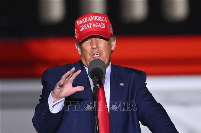 Cựu Tổng thống Trump có thể phải đối mặt với 34 tội danh.