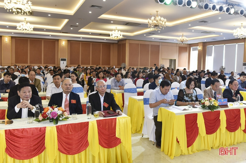Trao 100 suất quà cho người khuyết tật, trẻ em mồ côi Hà Tĩnh