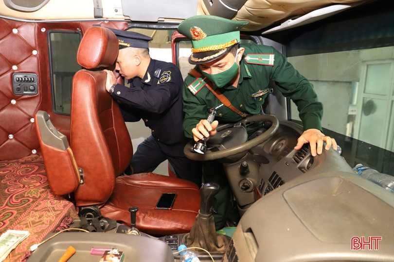 Người và phương tiện qua Cửa khẩu quốc tế Cầu Treo tăng đột biến