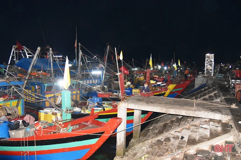 Ngư dân Hà Tĩnh vươn khơi, đánh bắt gần 3.300 tấn hải sản