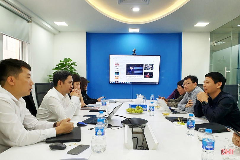 Báo Hà Tĩnh học tập kinh nghiệm chuyển đổi số, sản xuất tác phẩm chất lượng cao