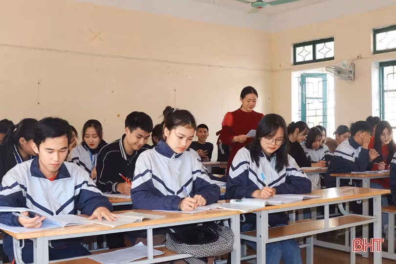 Đa dạng hóa hình thức tuyên truyền phổ biến pháp luật cho học sinh, thanh niên Vũ Quang