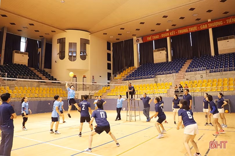 Mitraco Hà Tĩnh tổ chức Giải Bóng chuyền hơi chào mừng kỷ niệm 20 thành lập