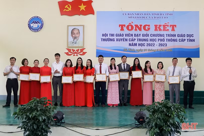 Hà Tĩnh tuyên dương 37 giáo viên dạy giỏi chương trình giáo dục thường xuyên 