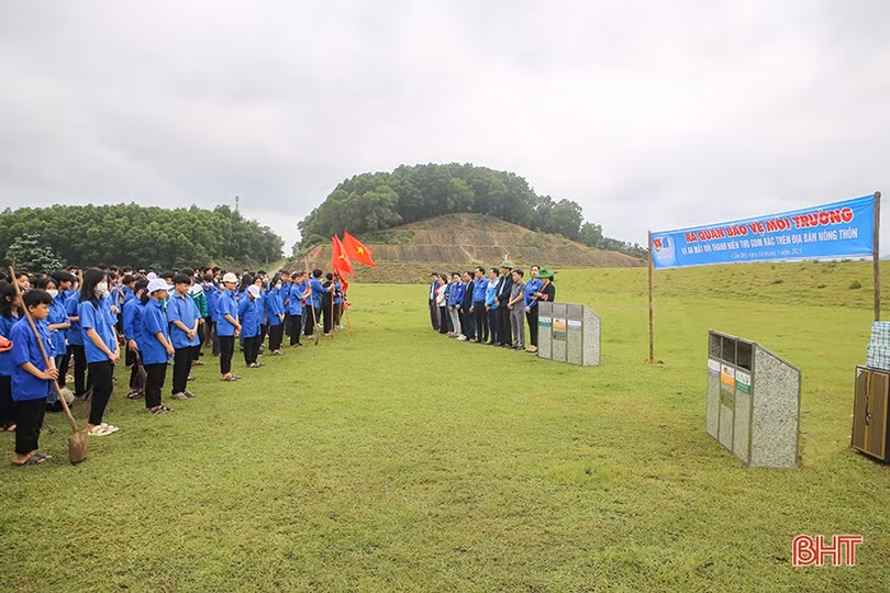 Vệ sinh môi trường và tái tạo nguồn lợi thủy sản tại hồ Kẻ gỗ