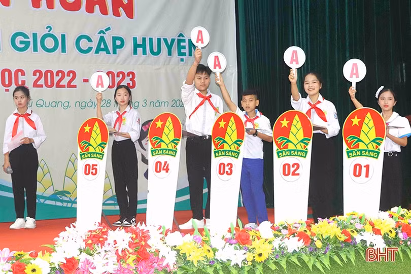 Sôi nổi đua tài chỉ huy đội giỏi huyện Vũ Quang