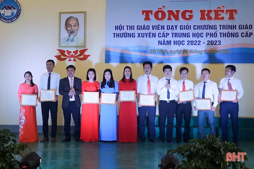 Hà Tĩnh tuyên dương 37 giáo viên dạy giỏi chương trình giáo dục thường xuyên 