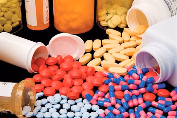 Bộ Y tế gia hạn hơn 10.350 thuốc, nguyên liệu làm thuốc, vaccine và sinh phẩm y tế