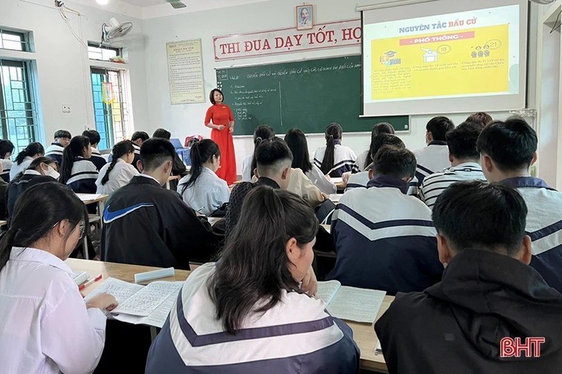 Thi tốt nghiệp THPT ở Hà Tĩnh: Tổ hợp khoa học xã hội vẫn vượt trội so với khoa học tự nhiên