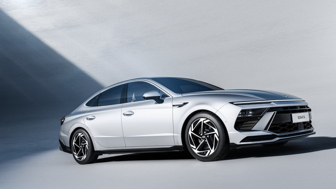 Hyundai Sonata 2024 lộ diện, hứa hẹn trận đấu cuối gay cấn với Camry - 3 Hyundai Sonata 2024 lộ diện, hứa hẹn “trận đấu” cuối gay cấn với Camry